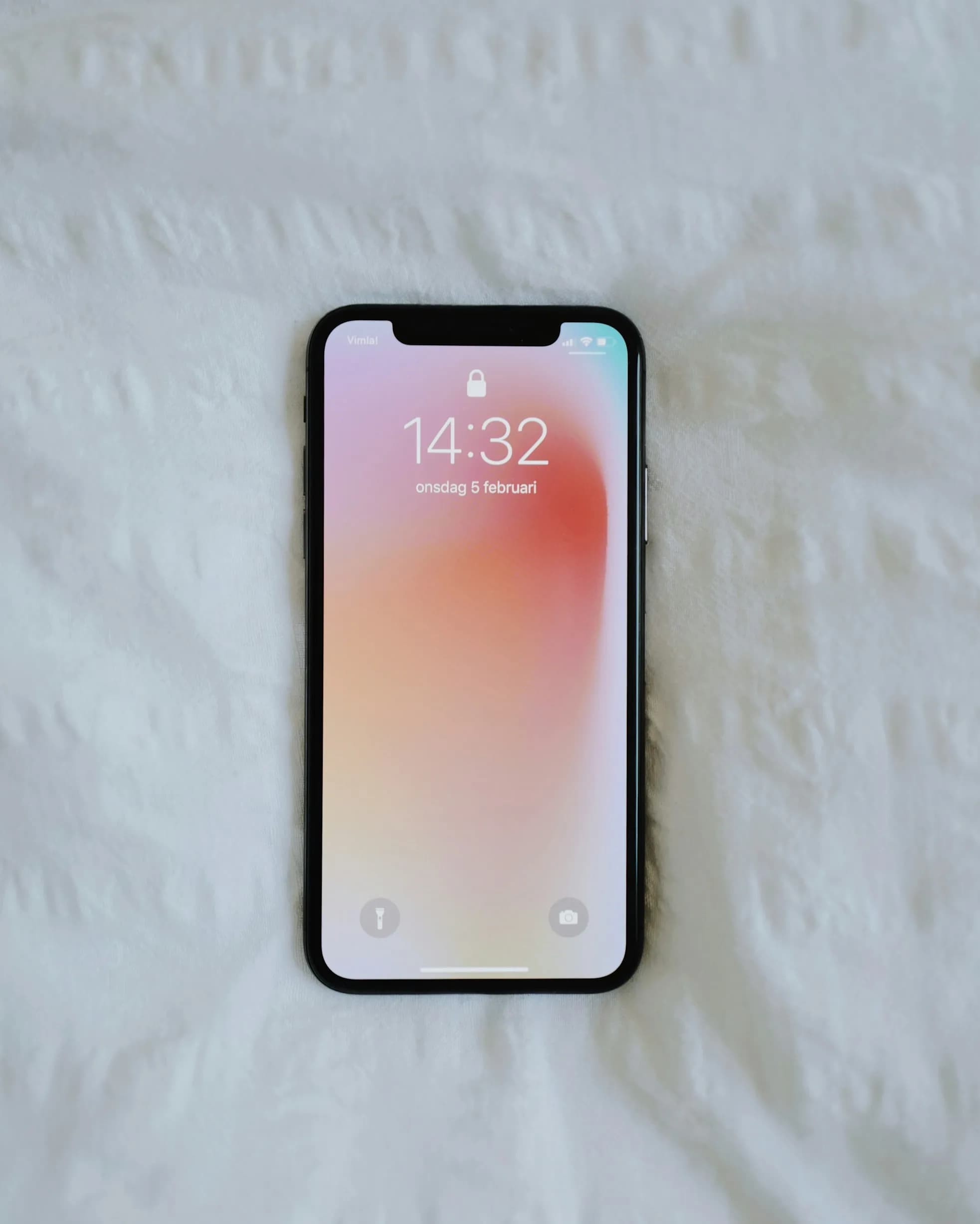 Shrinking Bezels: A Historical Data Timeline of Screen-to-Body Ratios