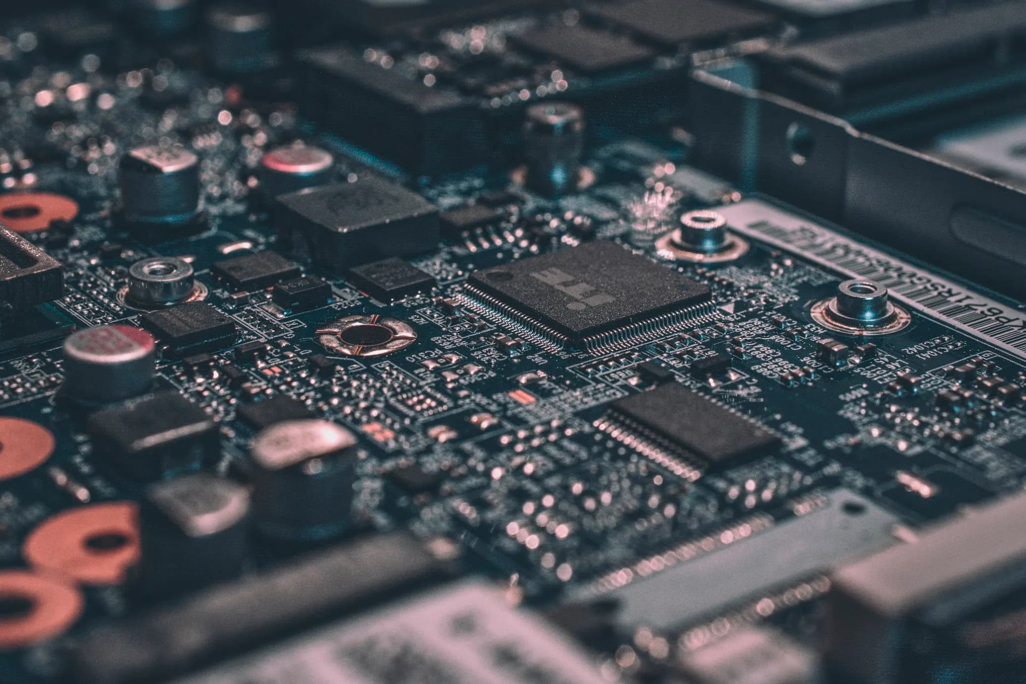The Real Market Share of Processors: Qualcomm vs MediaTek by Price Tier