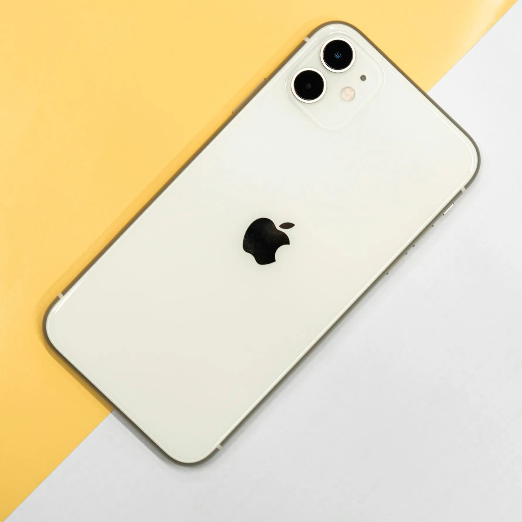 The Stagnation of Front Cameras: Why Selfie Specs Stopped Evolving